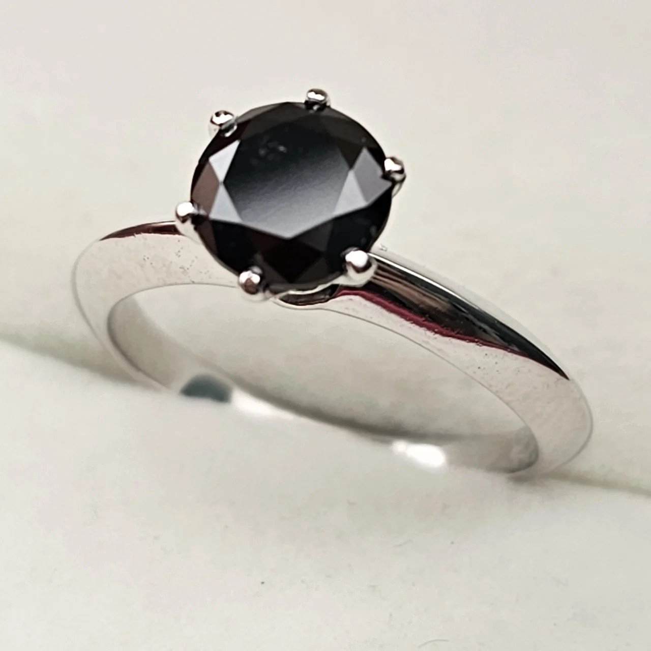 Кольцо Deimantas 108826801 16,5р 2,83гр 1,3ct. купить,NaN