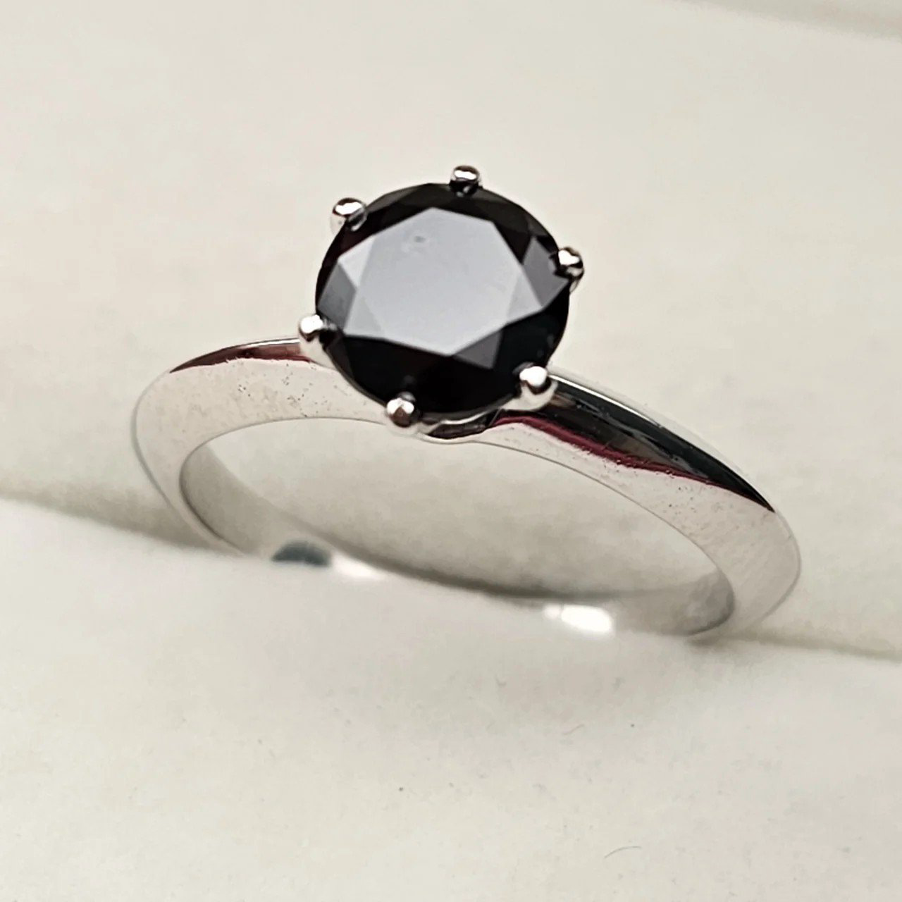 Кольцо Deimantas 108826801 16,5р 2,83гр 1,3ct. купить,NaN