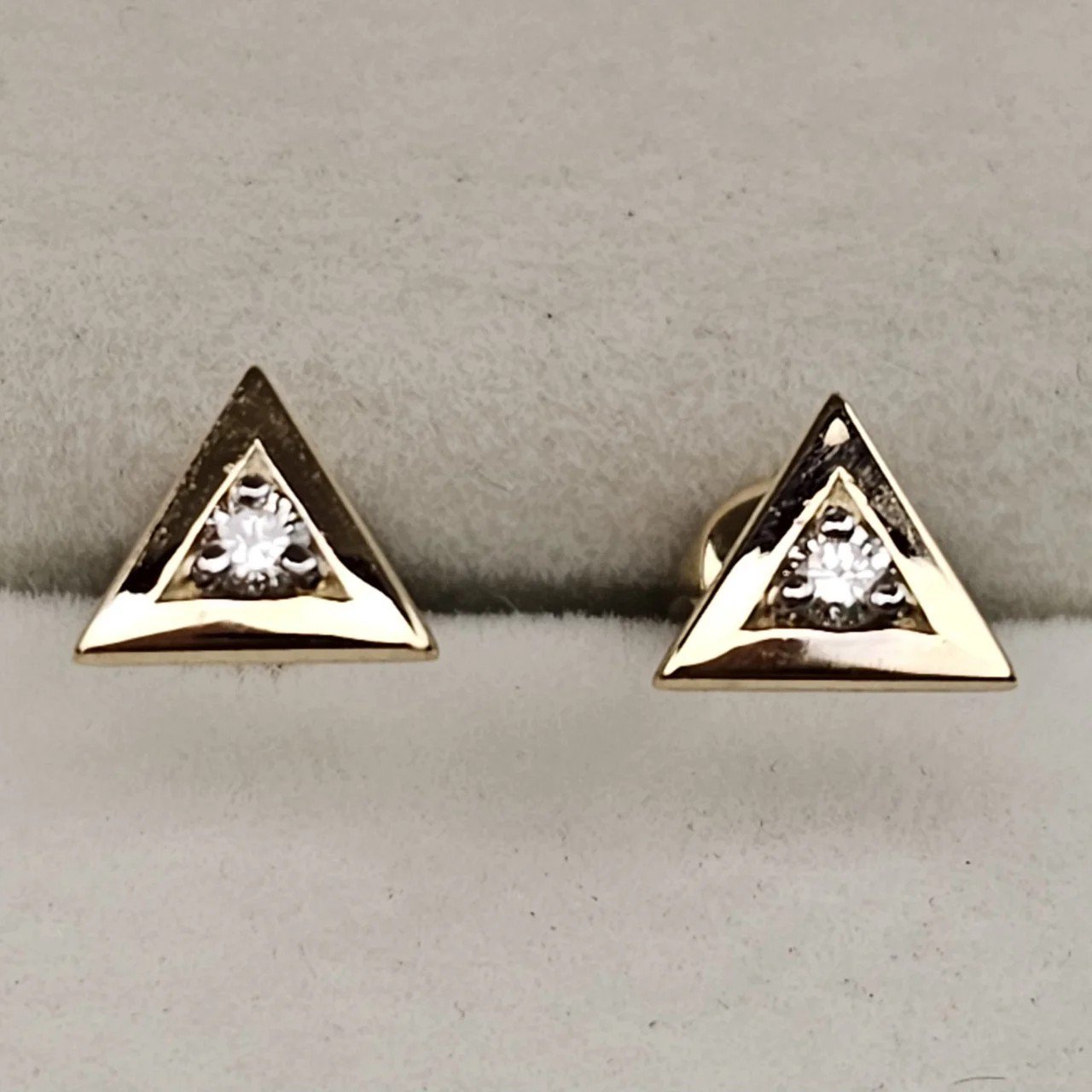 Серьги Deimantas 108826854 1,05гр 0,072ct. купить,NaN
