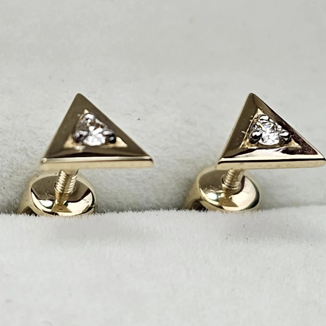 Серьги Deimantas 108826854 1,05гр 0,072ct. купить,NaN