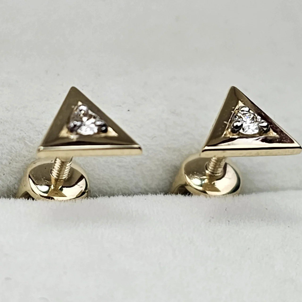 Серьги Deimantas 108826854 1,05гр 0,072ct. купить,NaN
