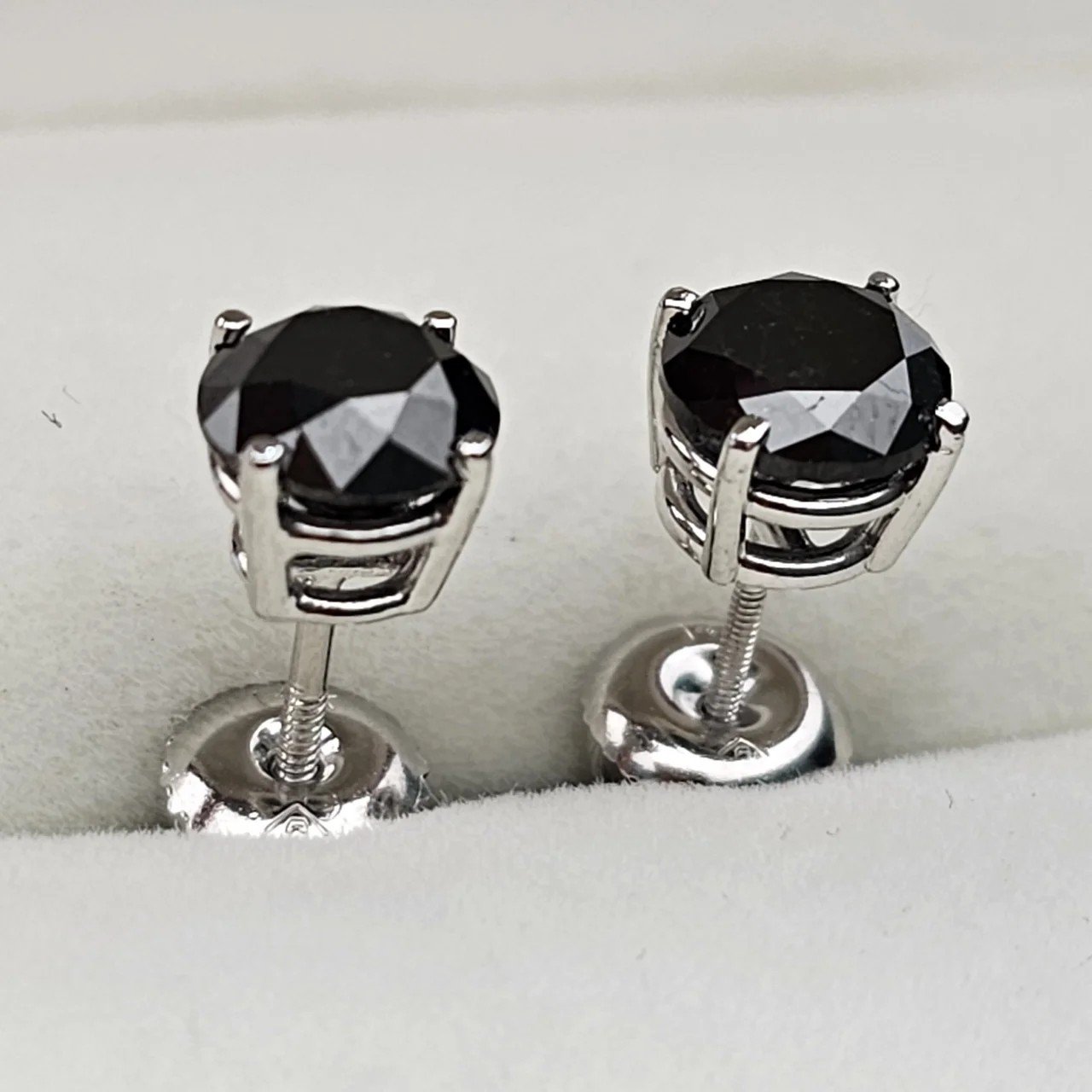 Серьги Deimantas 108826827 1,71гр 2,53ct. купить,NaN