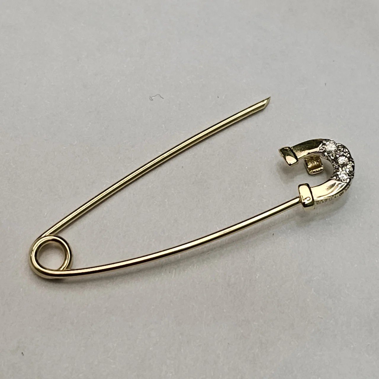 Булавка Deimantas 108826873 0,72гр 0,043ct. купить,NaN