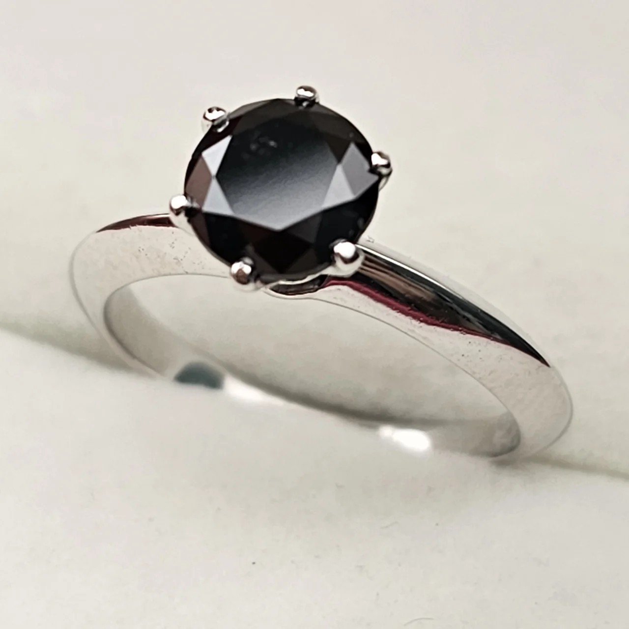 Кольцо Deimantas 108826810 17р 2,74гр 1,4ct. купить,NaN