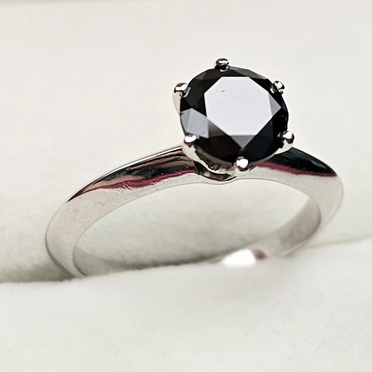 Кольцо Deimantas 108826810 17р 2,74гр 1,4ct. купить,NaN