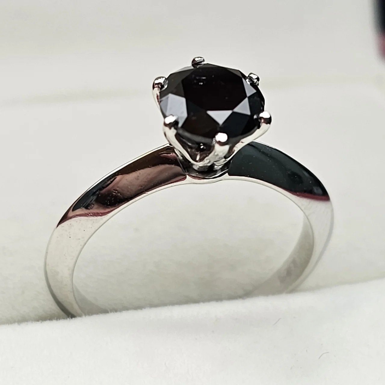 Кольцо Deimantas 108826810 17р 2,74гр 1,4ct. купить,NaN