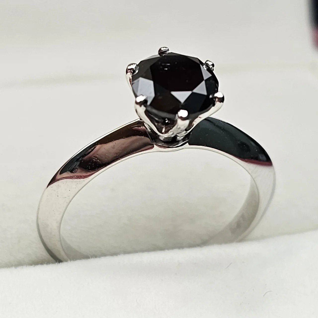 Кольцо Deimantas 108826810 17р 2,74гр 1,4ct. купить,NaN