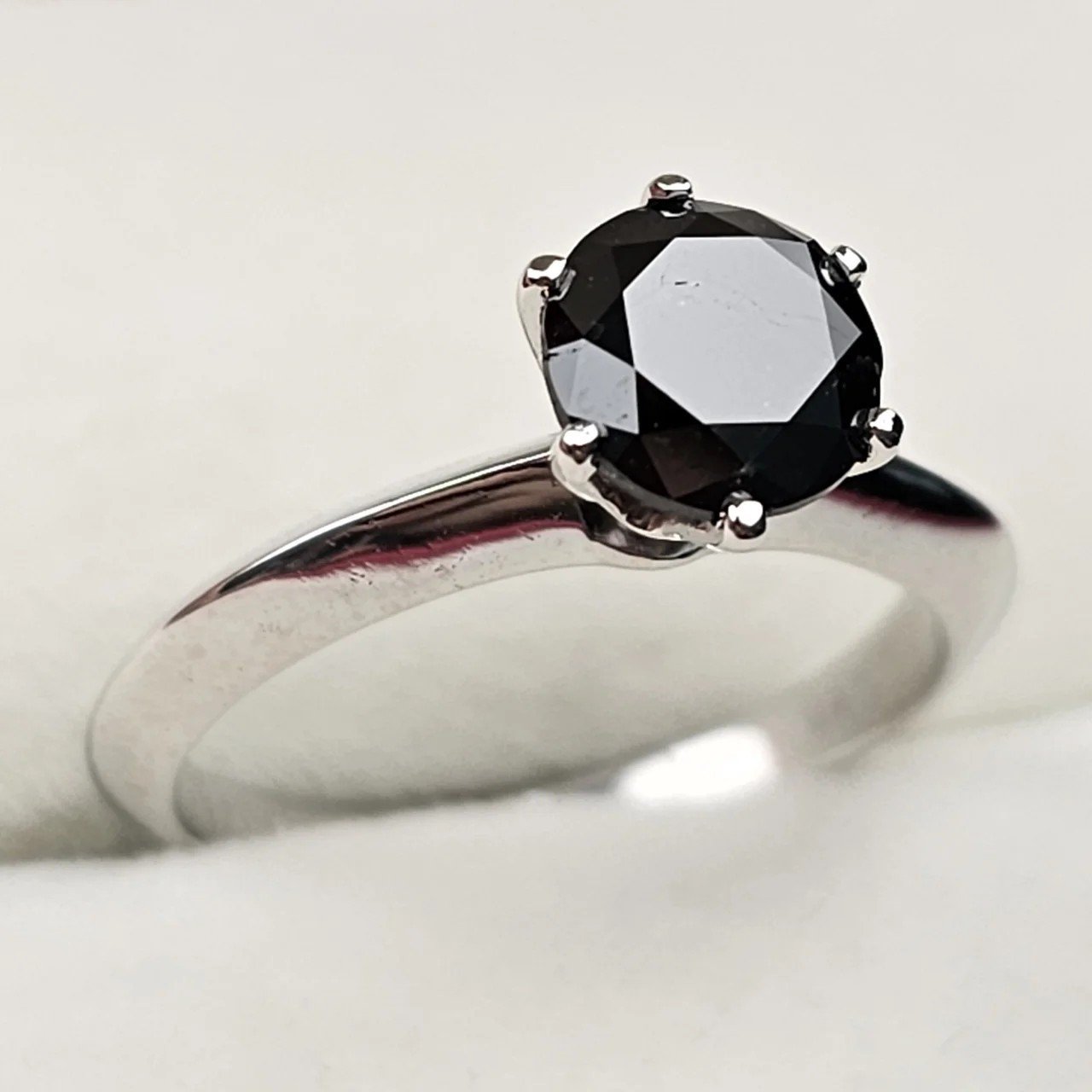Кольцо Deimantas 108826810 17р 2,74гр 1,4ct. купить,NaN