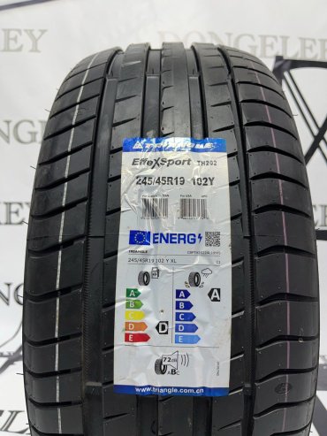 Triangle EffeX Sport TH202 245/45 R19 102 Y без шипов