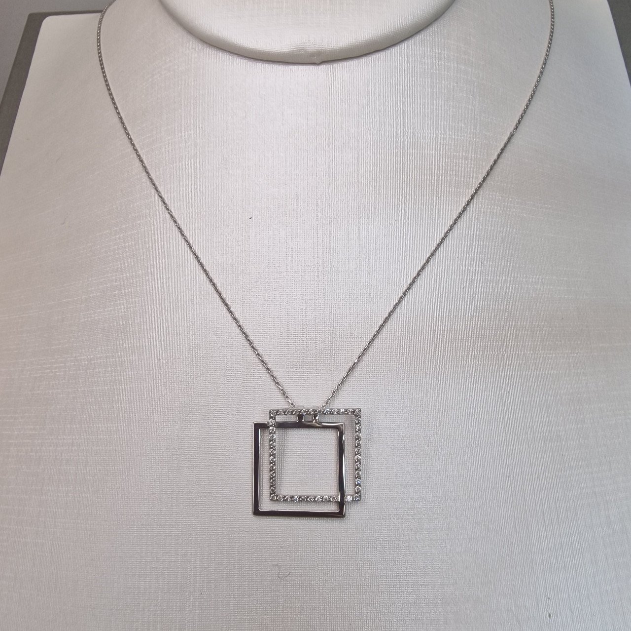 Кулон Deimantas 101763212 1,03гр 0,207ct. купить,NaN