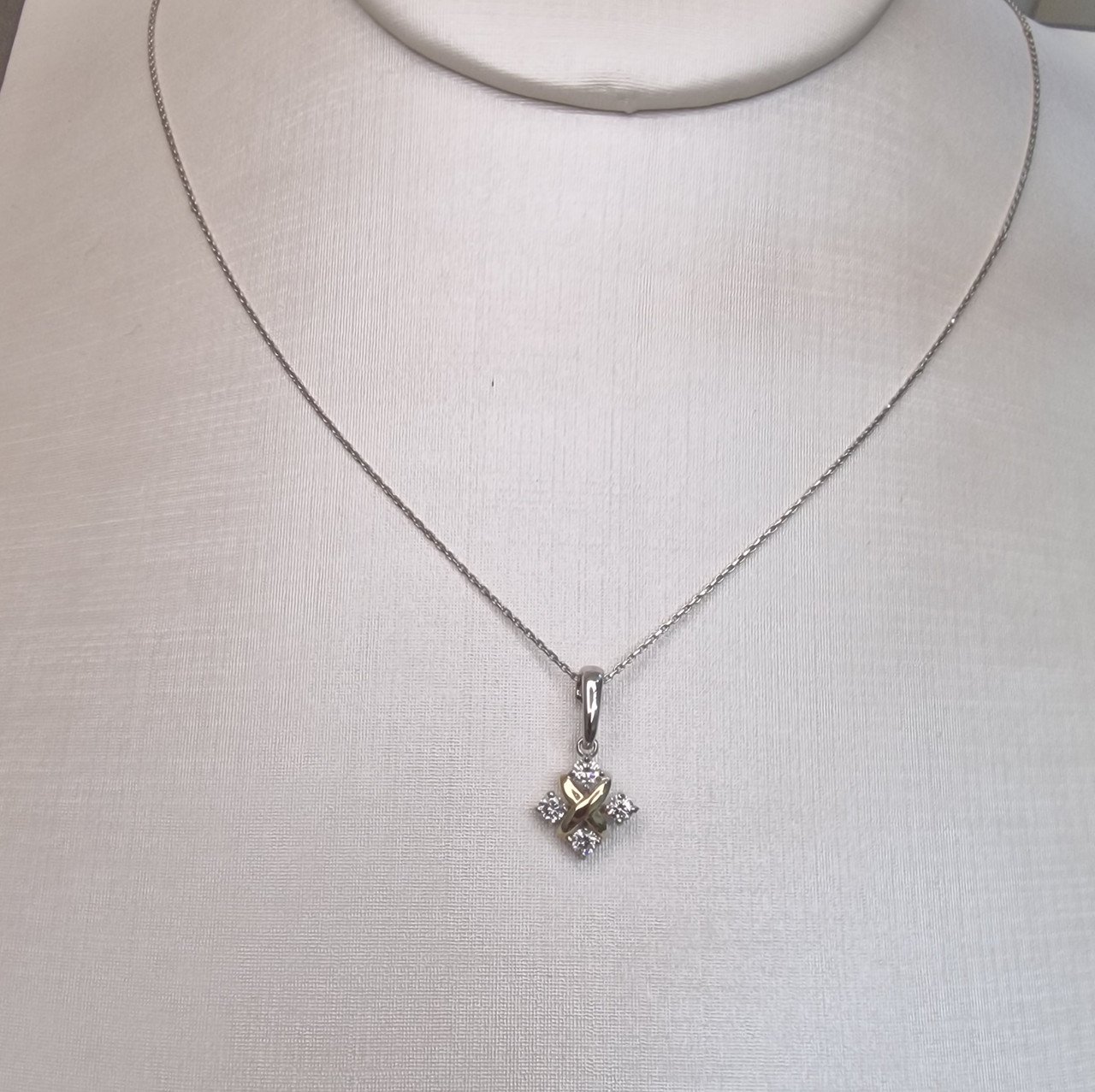 Кулон Deimantas 101763232 0,97гр 0,22ct. купить,NaN