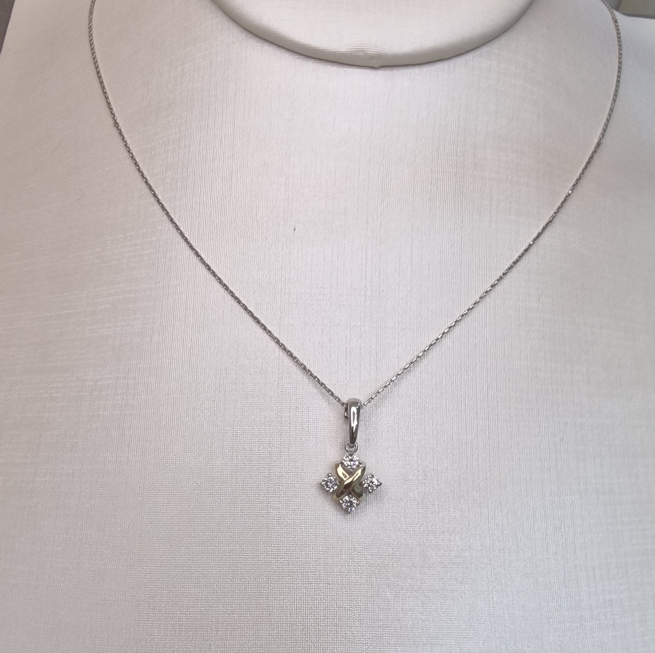 Кулон Deimantas 101763232 0,97гр 0,22ct. купить,NaN