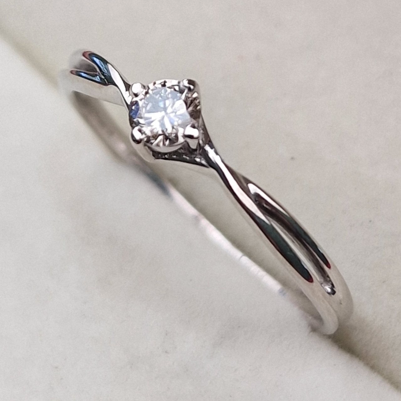 Кольцо Deimantas 101933219 18р 1,48гр 0,17ct. купить,NaN