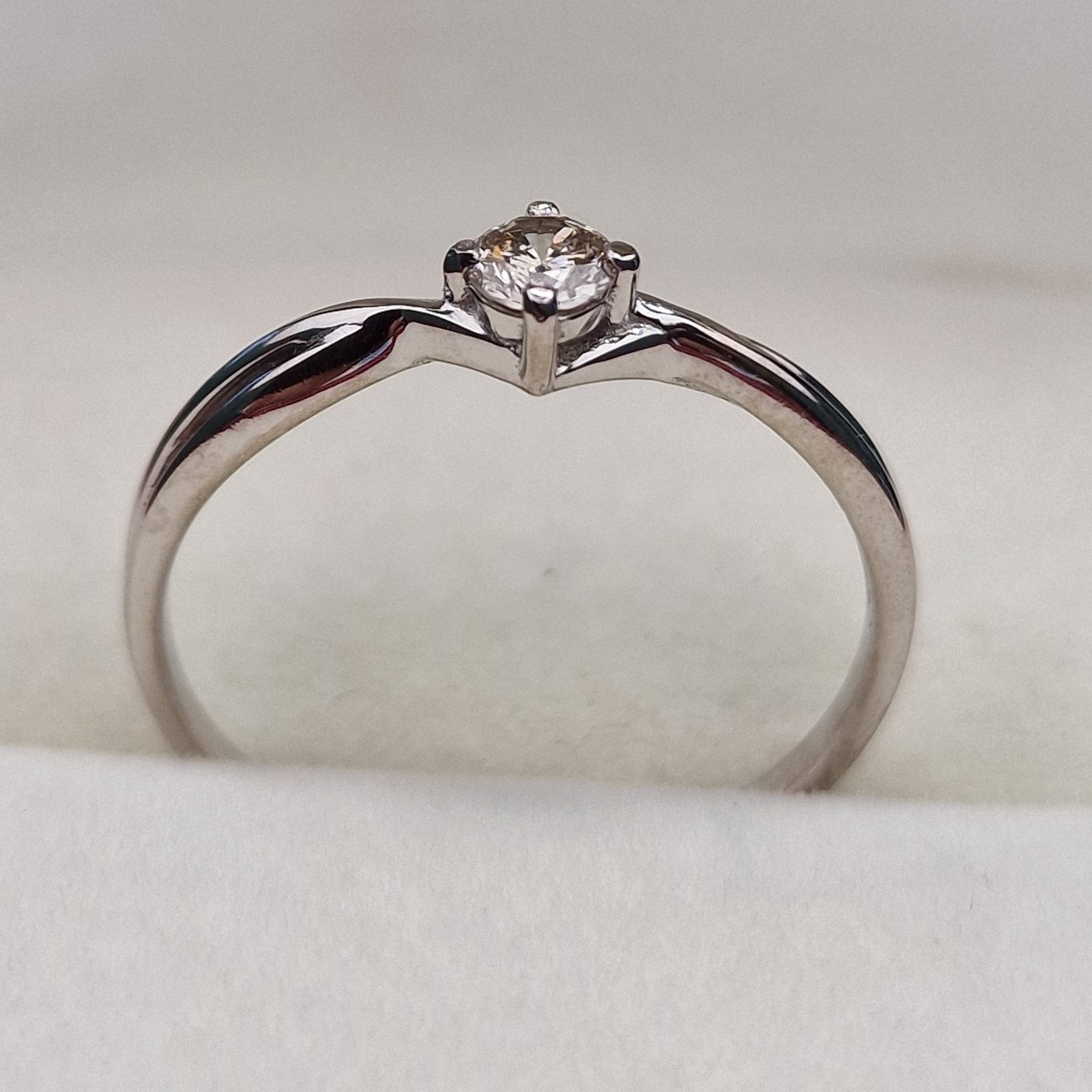 Кольцо Deimantas 101933219 18р 1,48гр 0,17ct. купить,NaN