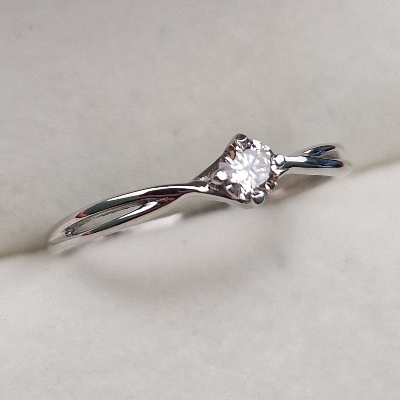Кольцо Deimantas 101933219 18р 1,48гр 0,17ct. купить,NaN