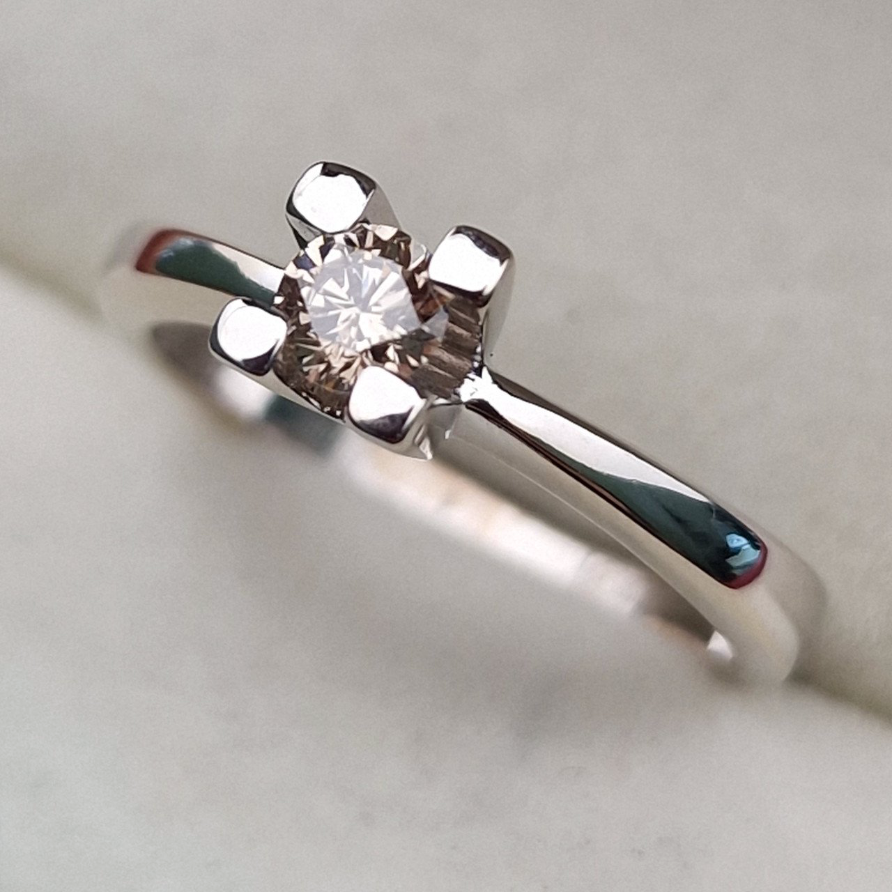 Кольцо Deimantas 101933243 17р 2,85гр 0,23ct. купить,NaN