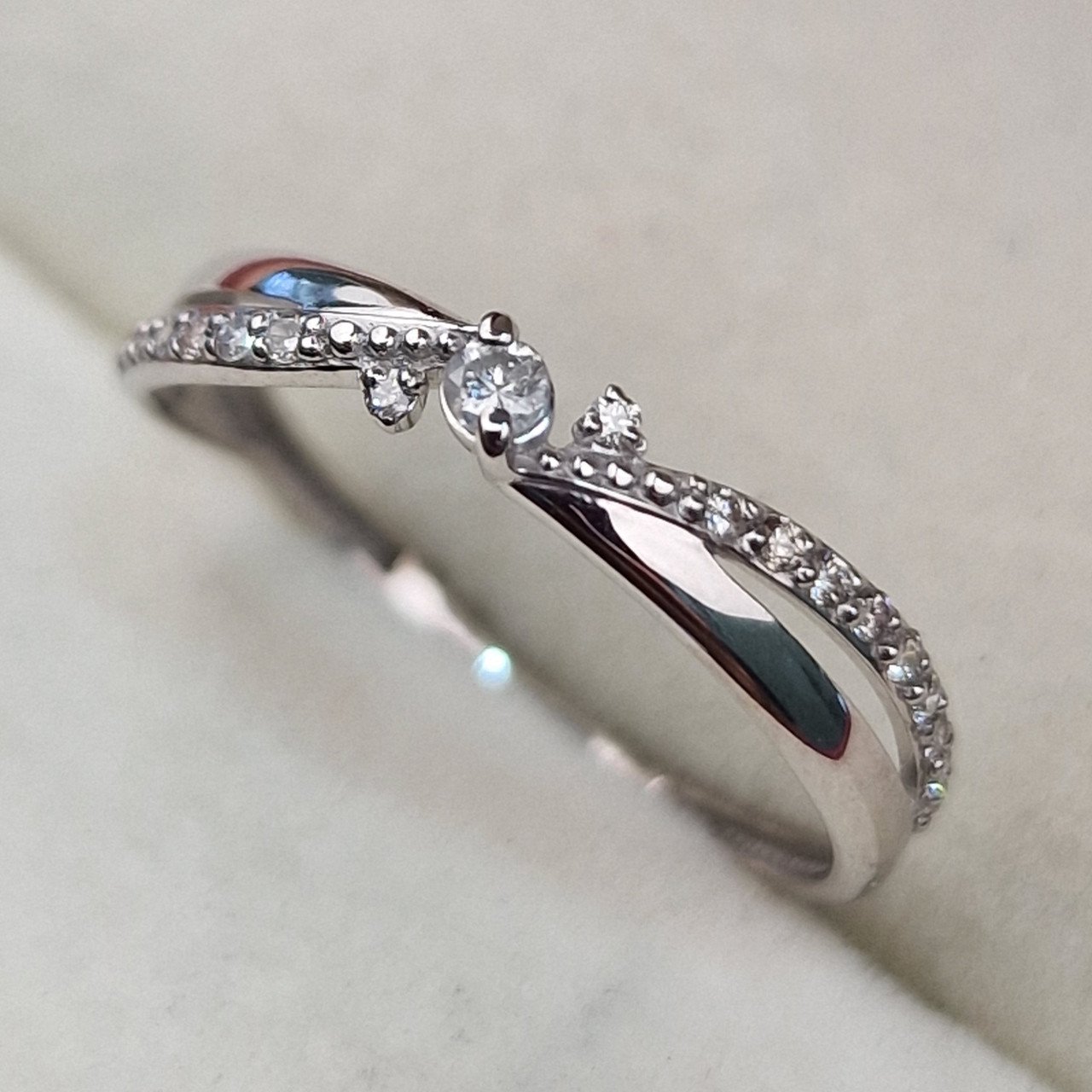 Кольцо Deimantas 101933249 16,5р 0,88гр 0,131ct. купить,NaN