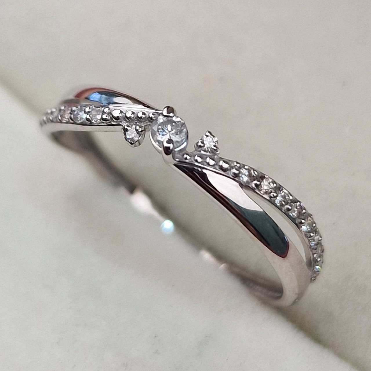Кольцо Deimantas 101933249 16,5р 0,88гр 0,131ct. купить,NaN