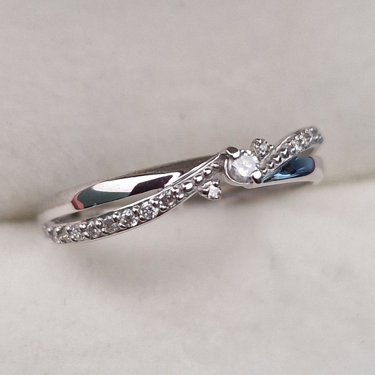 Кольцо Deimantas 101933249 16,5р 0,88гр 0,131ct. купить,NaN