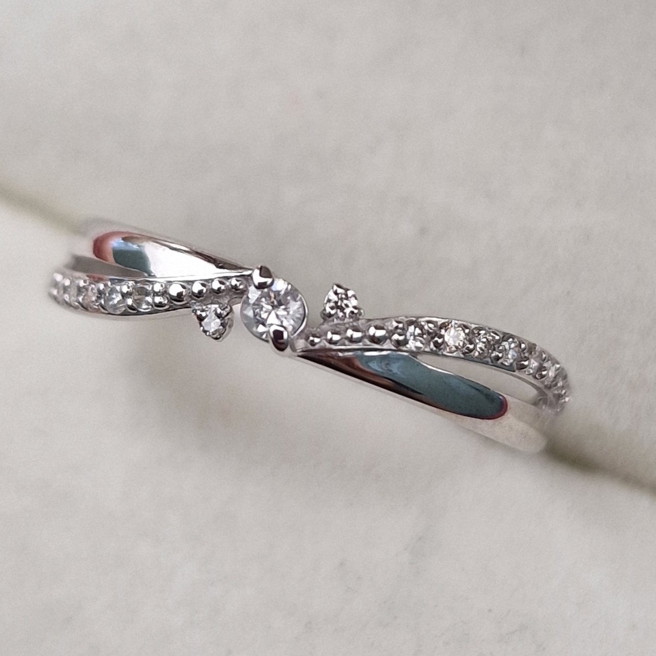 Кольцо Deimantas 101933249 16,5р 0,88гр 0,131ct. купить,NaN