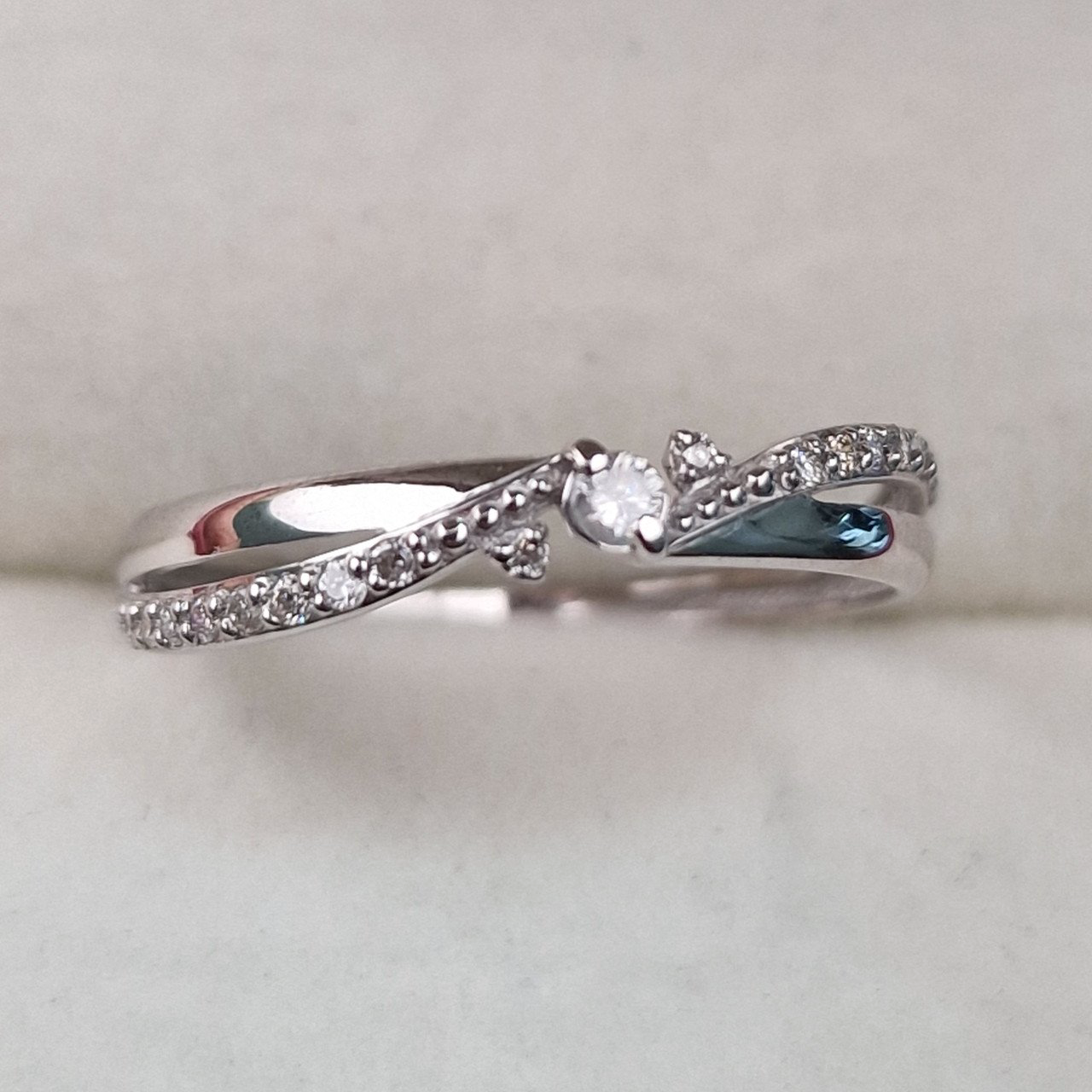 Кольцо Deimantas 101933249 16,5р 0,88гр 0,131ct. купить,NaN