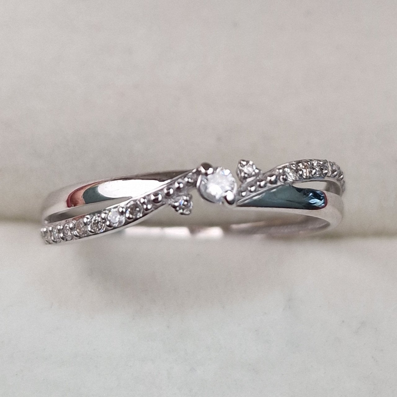 Кольцо Deimantas 101933249 16,5р 0,88гр 0,131ct. купить,NaN