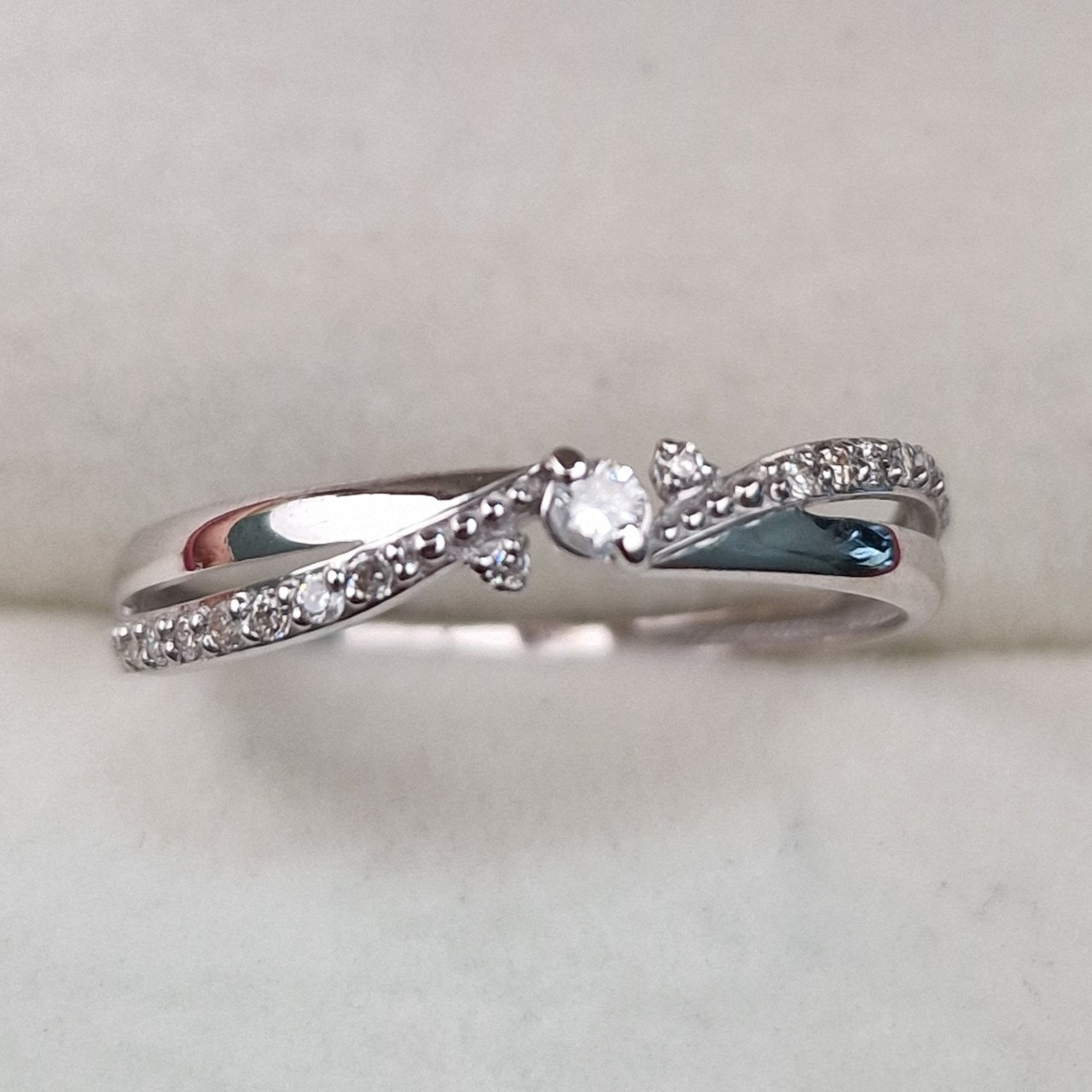 Кольцо Deimantas 101933249 16,5р 0,88гр 0,131ct. купить,NaN