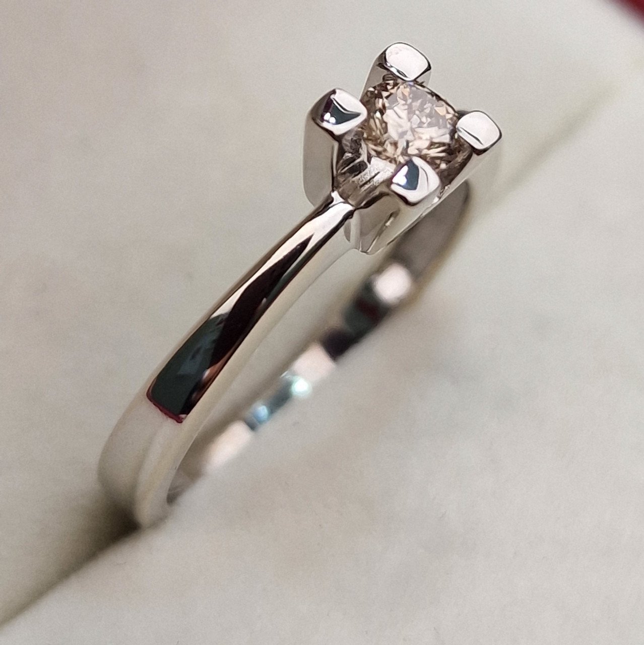 Кольцо Deimantas 101933243 17р 2,85гр 0,23ct. купить,NaN