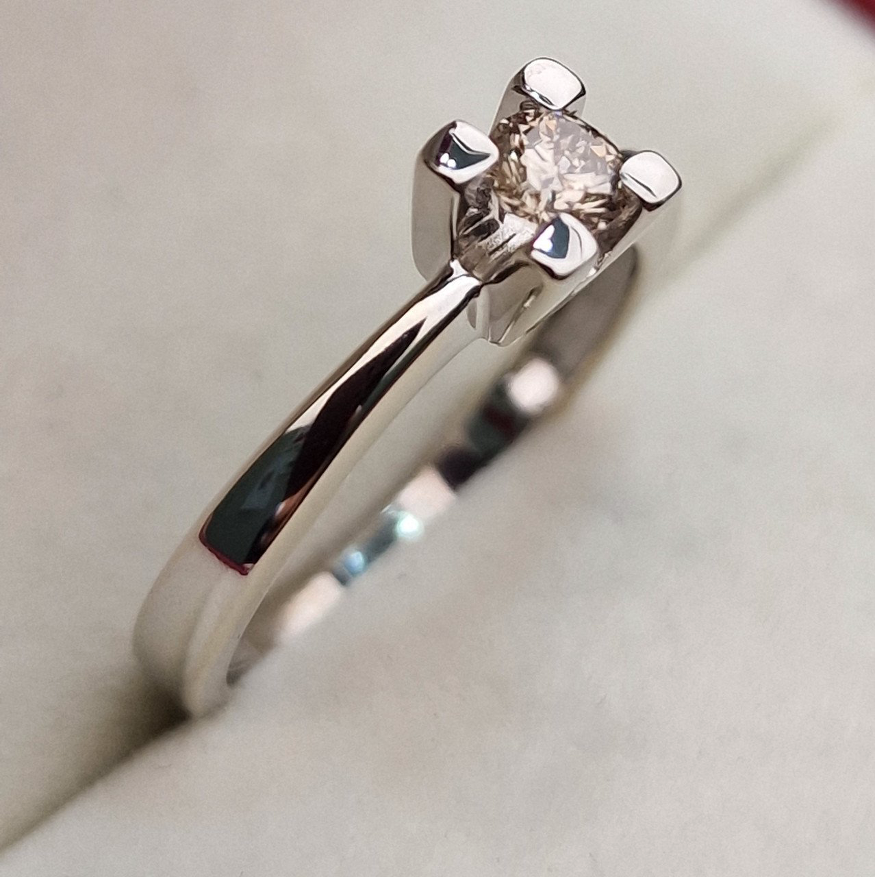 Кольцо Deimantas 101933243 17р 2,85гр 0,23ct. купить,NaN