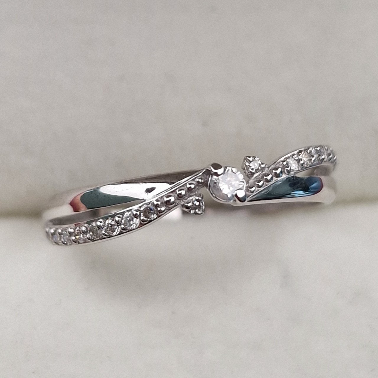 Кольцо Deimantas 101933249 16,5р 0,88гр 0,131ct. купить,NaN