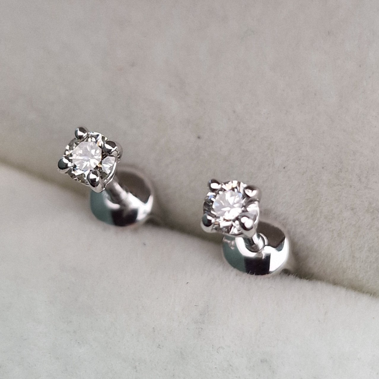 Серьги Deimantas 101934172 0,91гр 0,227ct. купить,NaN
