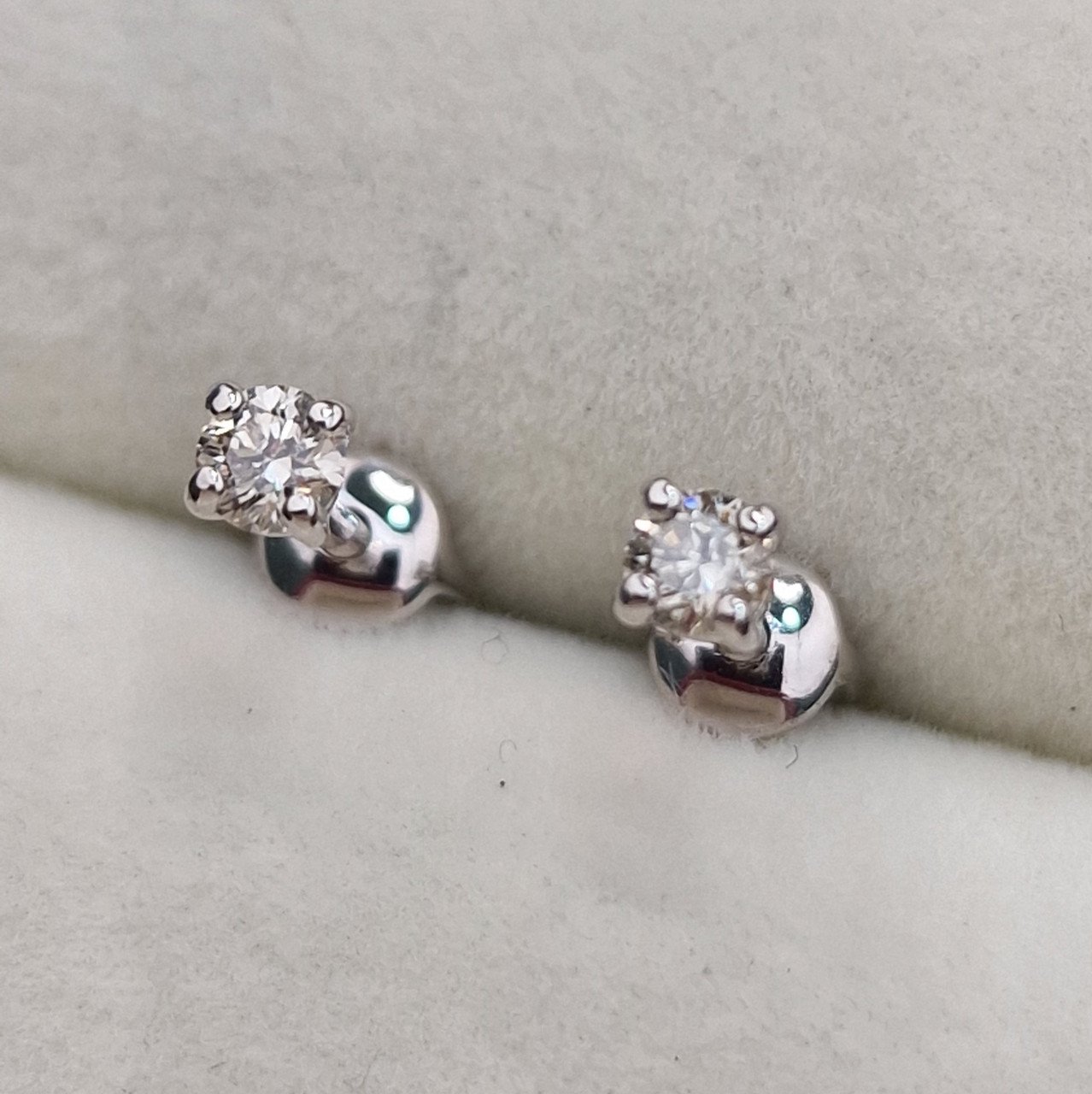 Серьги Deimantas 101934164 0,9гр 0,226ct. купить,NaN