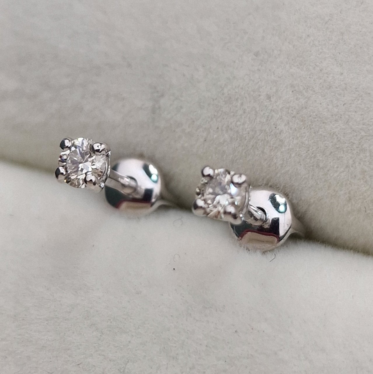 Серьги Deimantas 101934164 0,9гр 0,226ct. купить,NaN
