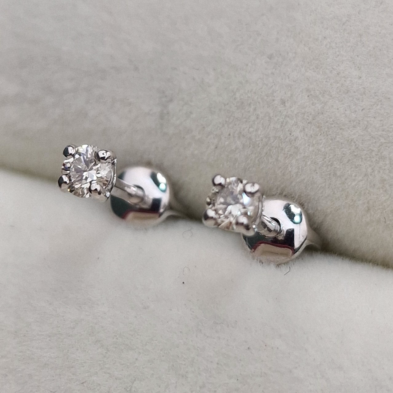 Серьги Deimantas 101934164 0,9гр 0,226ct. купить,NaN