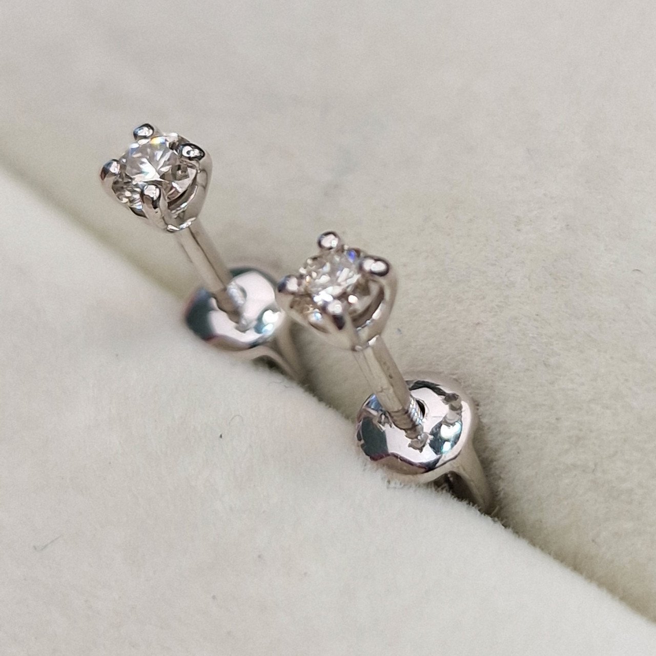 Серьги Deimantas 101934164 0,9гр 0,226ct. купить,NaN
