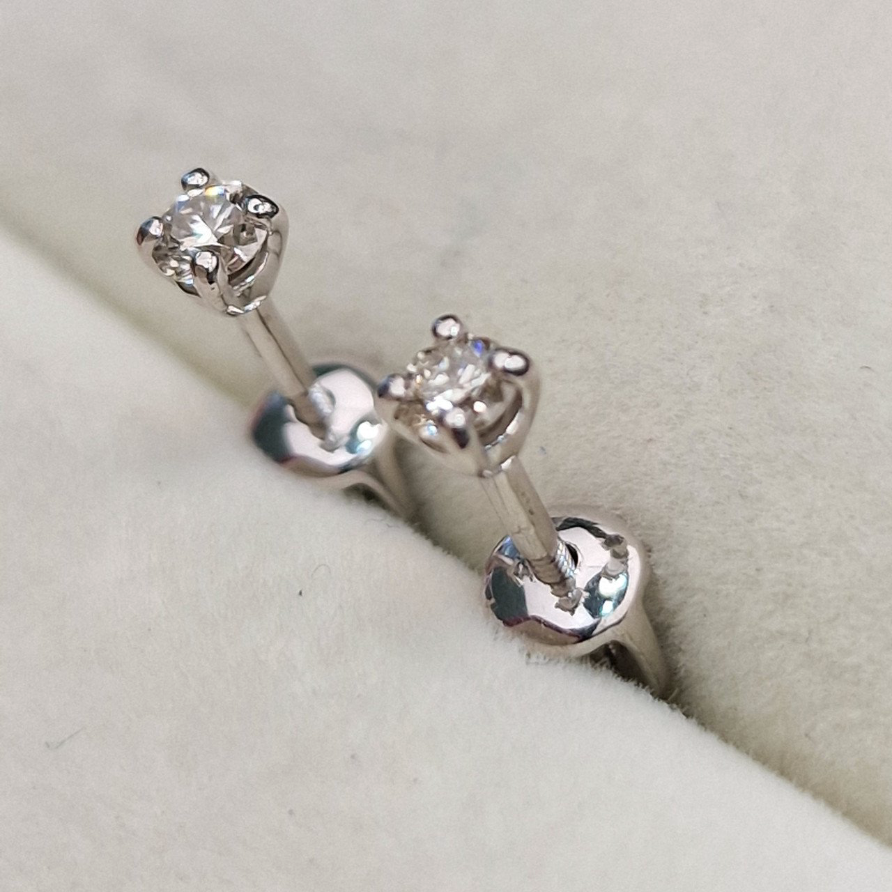 Серьги Deimantas 101934164 0,9гр 0,226ct. купить,NaN