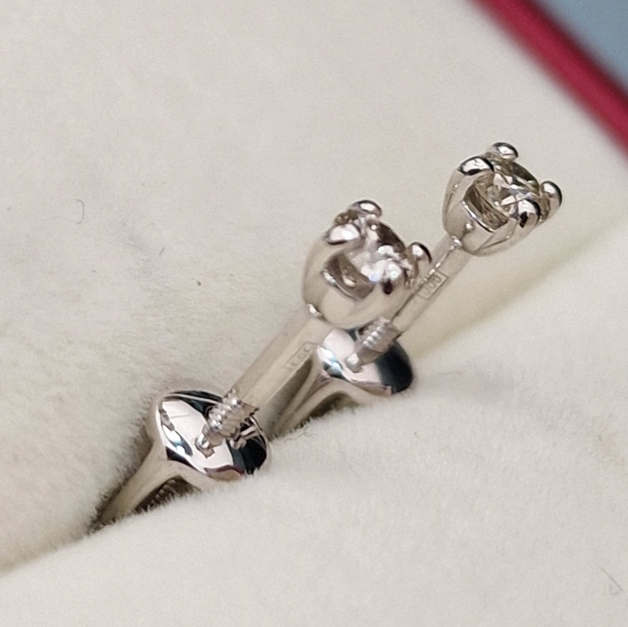Серьги Deimantas 101934164 0,9гр 0,226ct. купить,NaN