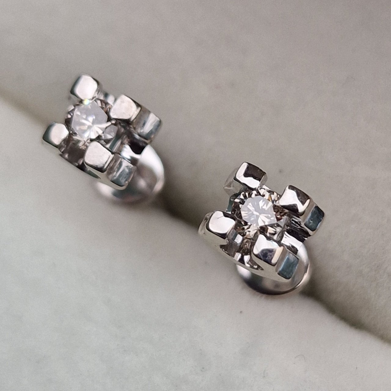 Серьги Deimantas 101934220 2,26гр 0,261ct. купить,NaN