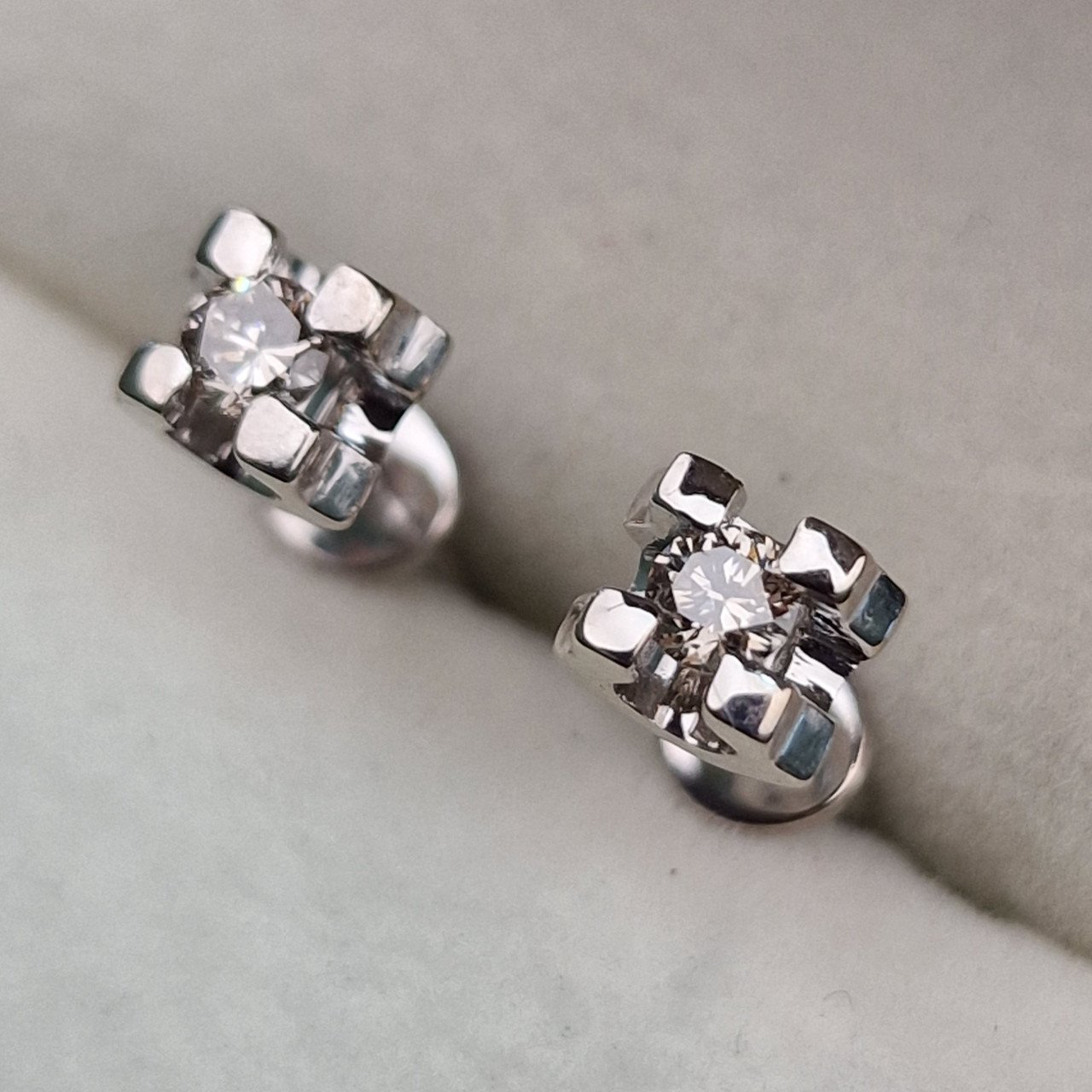 Серьги Deimantas 101934220 2,26гр 0,261ct. купить,NaN