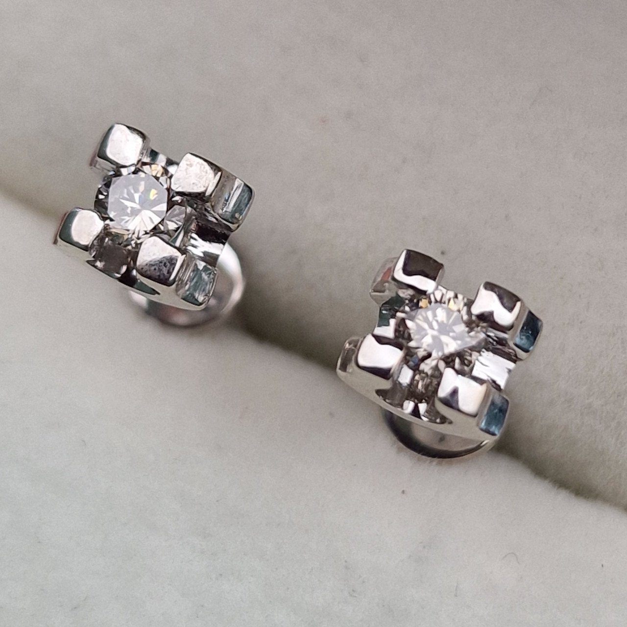 Серьги Deimantas 101934220 2,26гр 0,261ct. купить,NaN