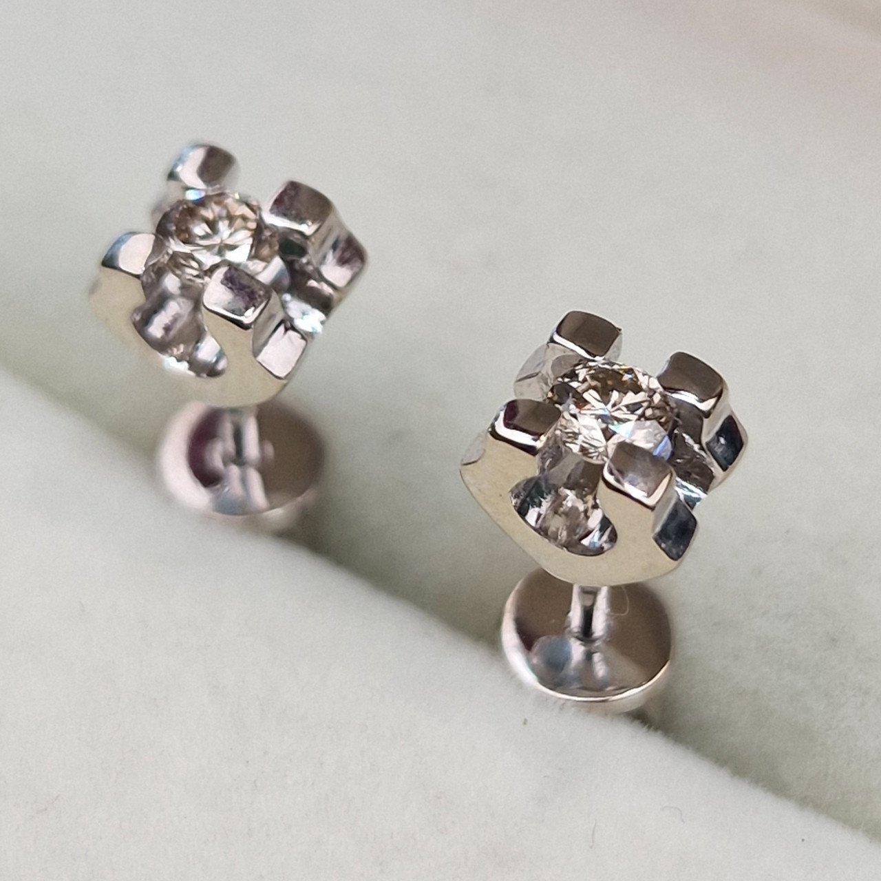 Серьги Deimantas 101934220 2,26гр 0,261ct. купить,NaN