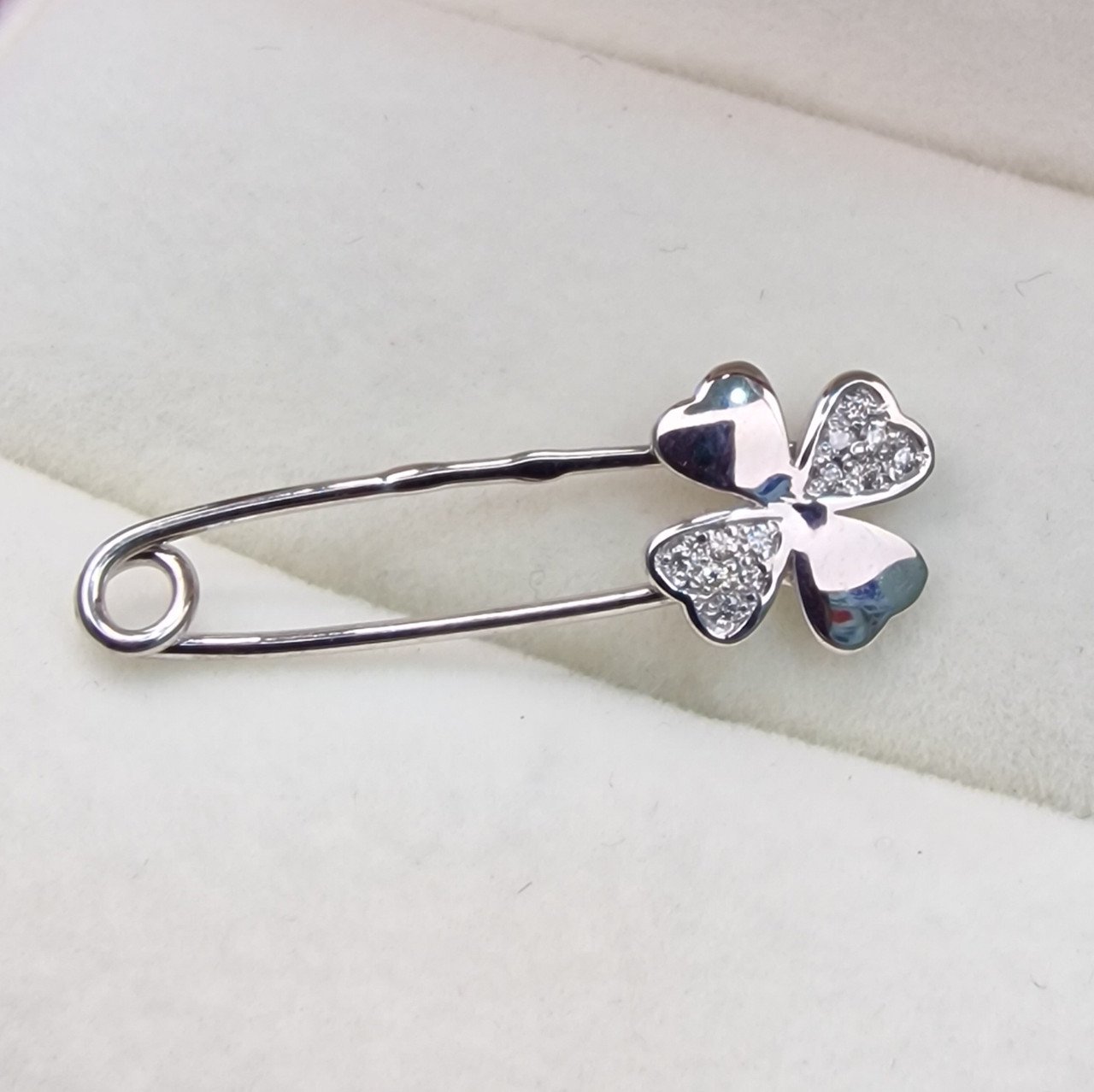 Булавка Deimantas 101934272 1,07гр 0,050ct. купить,NaN