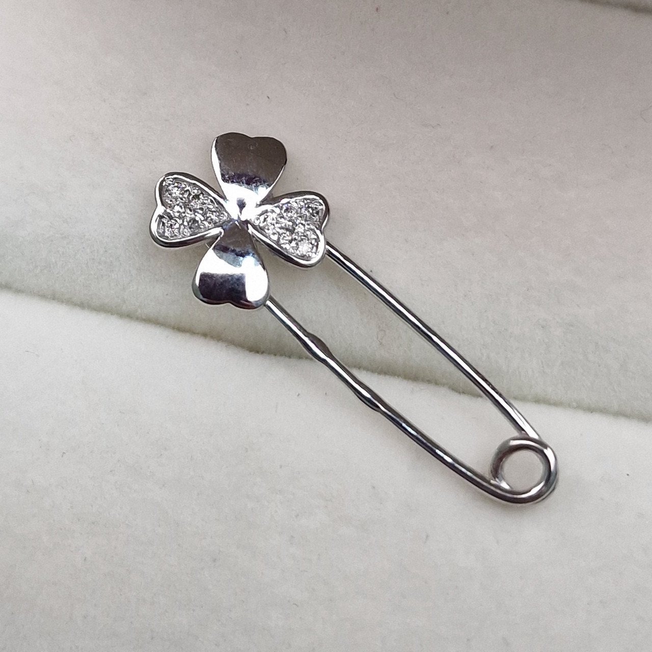 Булавка Deimantas 101934272 1,07гр 0,050ct. купить,NaN