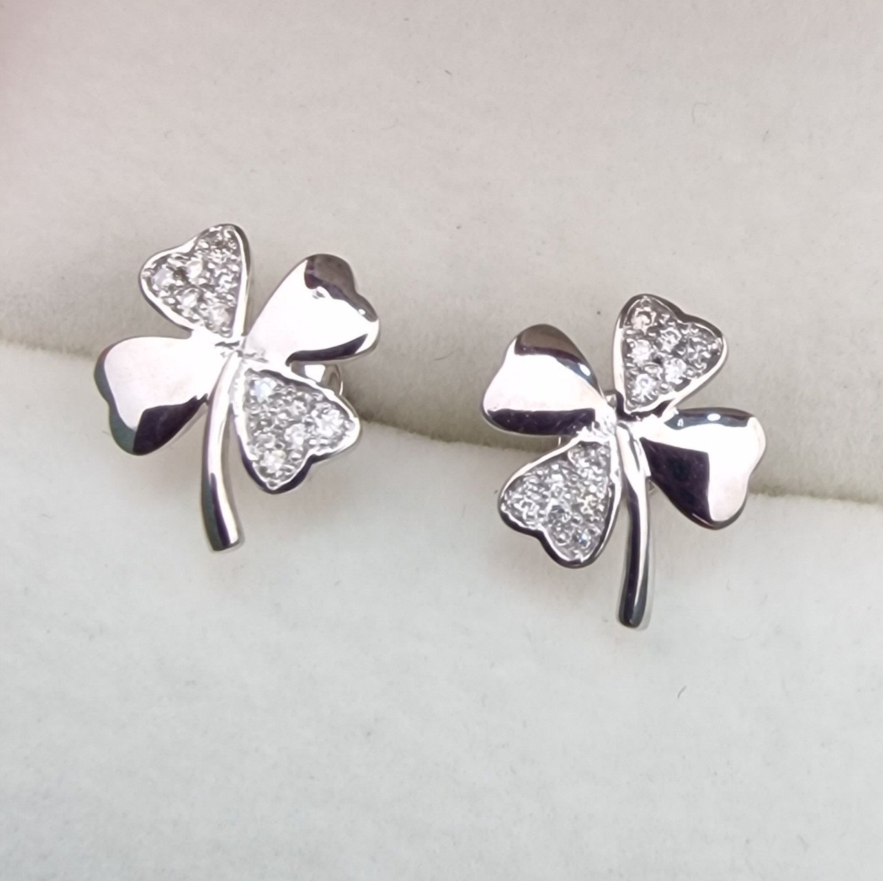 Серьги Deimantas 101934231 2,02гр 0,147ct. купить,NaN