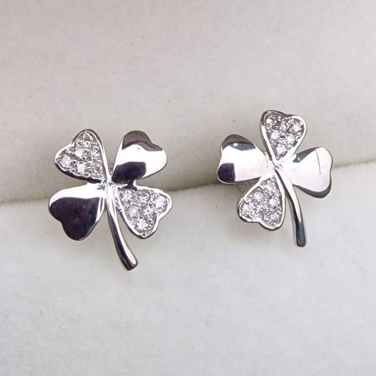 Серьги Deimantas 101934231 2,02гр 0,147ct. купить,NaN