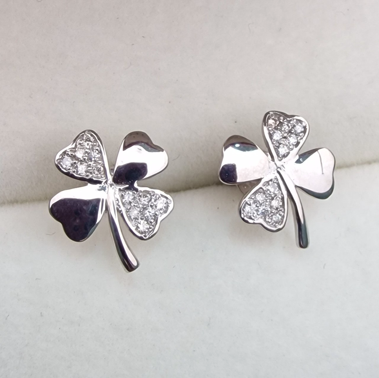 Серьги Deimantas 101934231 2,02гр 0,147ct. купить,NaN