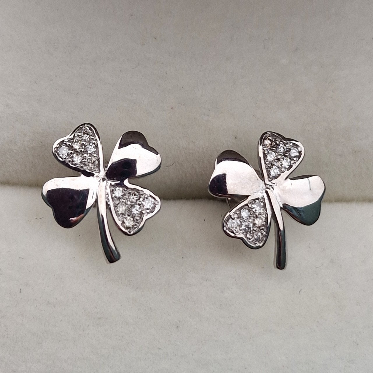 Серьги Deimantas 101934231 2,02гр 0,147ct. купить,NaN