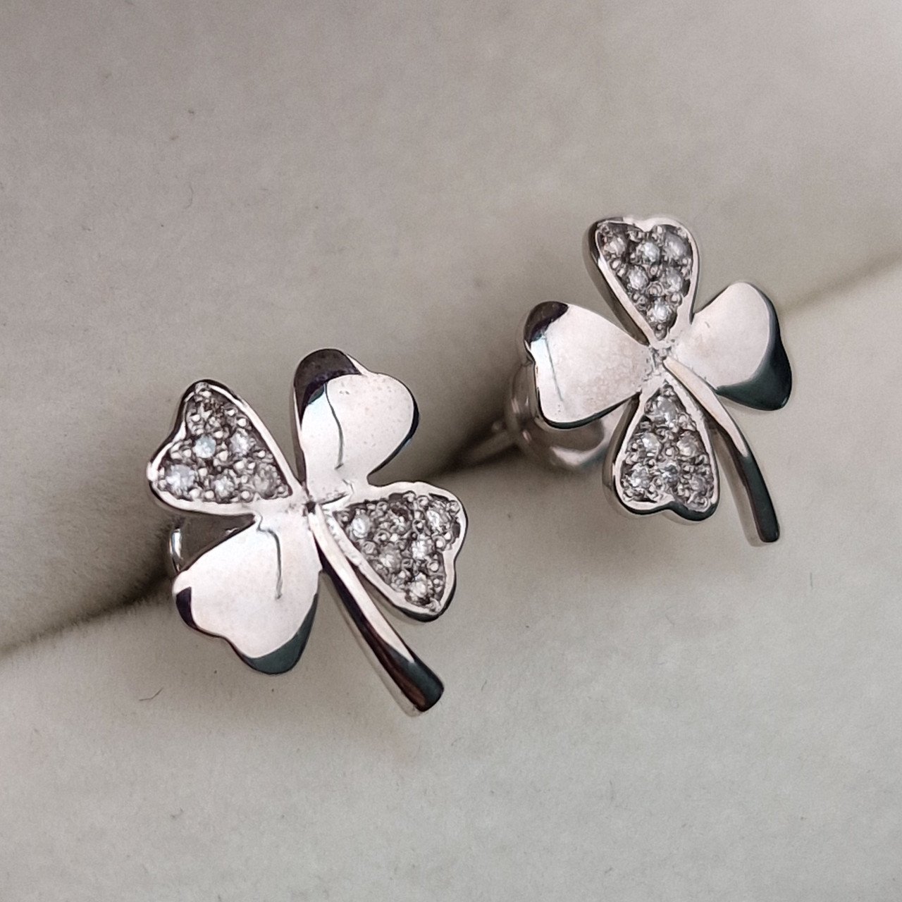 Серьги Deimantas 101934231 2,02гр 0,147ct. купить,NaN