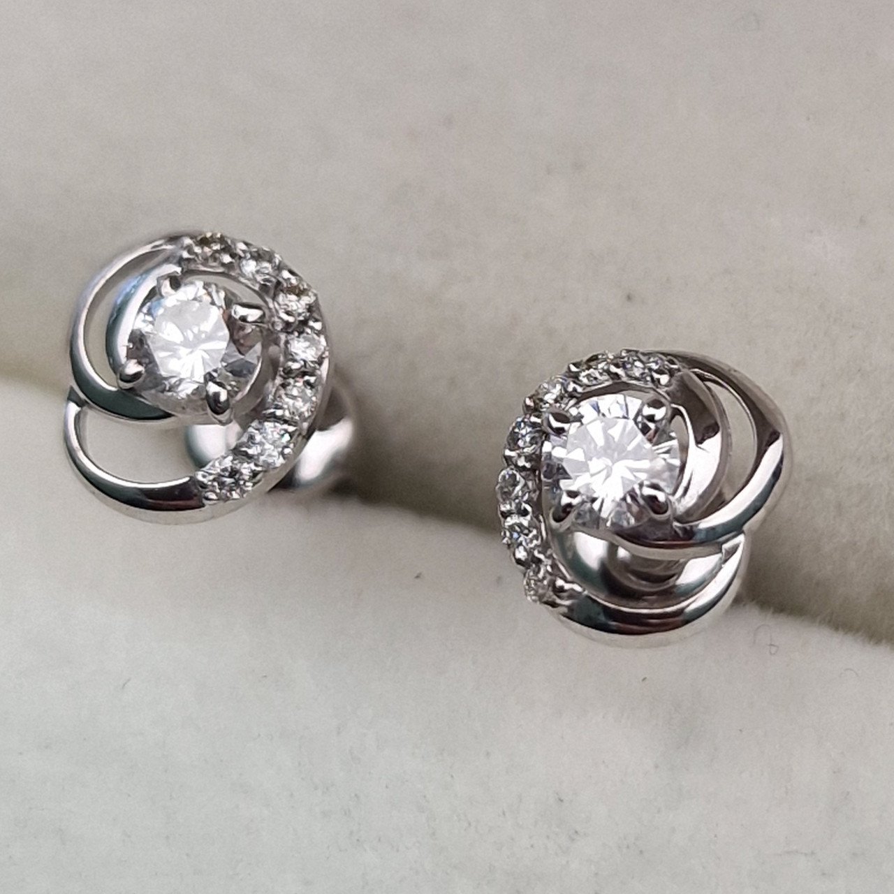 Серьги Deimantas 101934262 1,22гр 0,287ct. купить,NaN