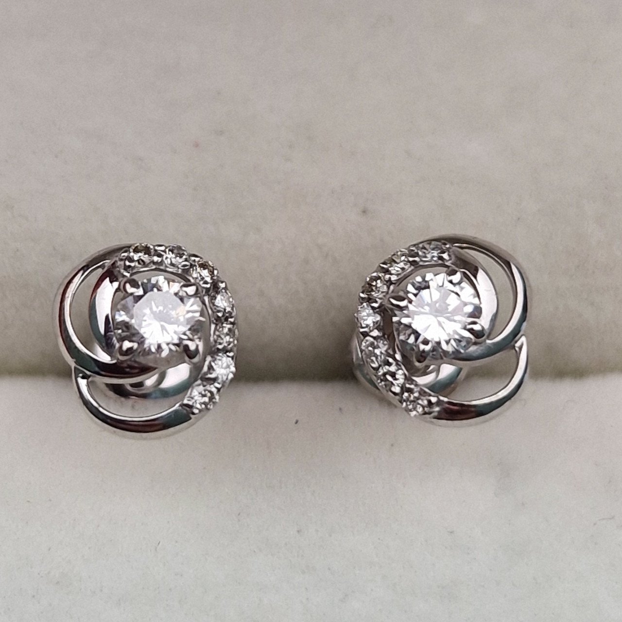 Серьги Deimantas 101934262 1,22гр 0,287ct. купить,NaN